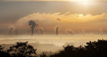 Greenpeace: «I grandi inquinatori scrivono le norme sui limiti di emissioni dell’Ue»